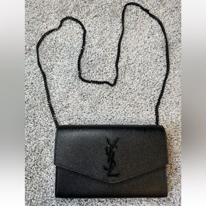 YSL UPTOWN CHAIN WALLET IN GRAIN DE POUDRE EMBOSSED LEATHER, BLACK